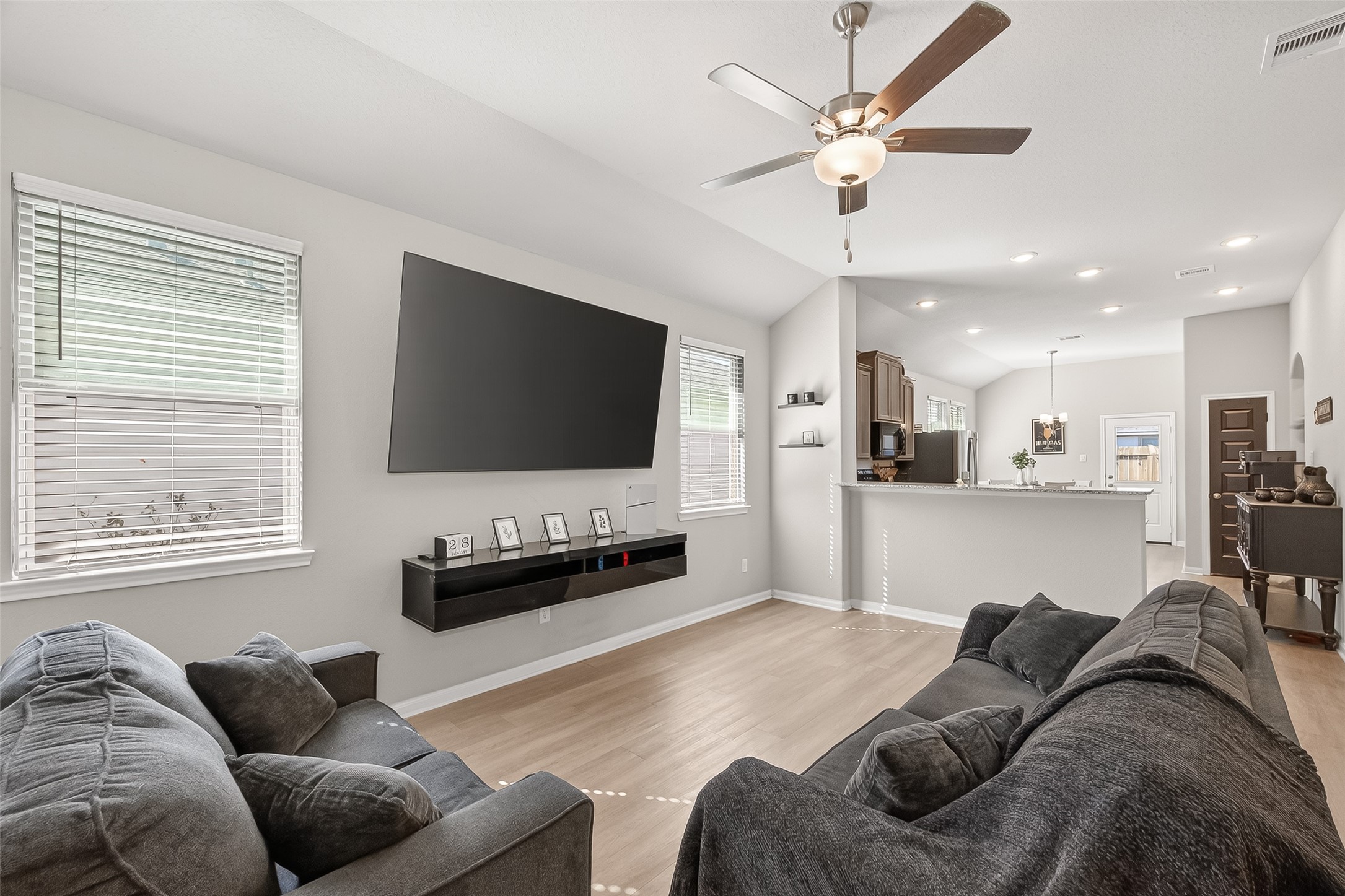 8014 Barret Travis Court Beasley, TX 77417 - Photo 5 of 26