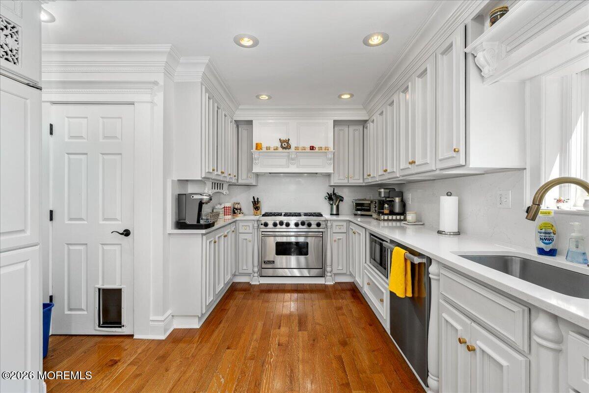 102 Middletown Road Holmdel, NJ 07733 - Photo 9 of 58 014-DSC04191