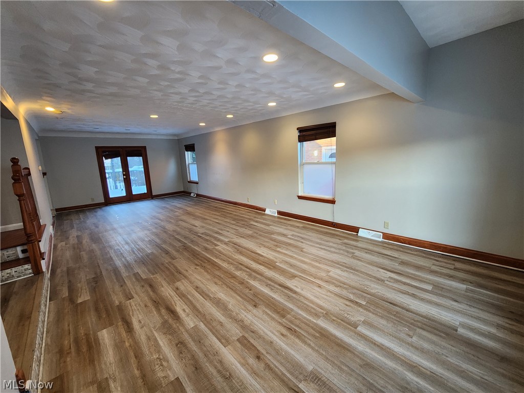 2452 Bromley Road Cleveland, OH 44118 - Photo 3 of 24