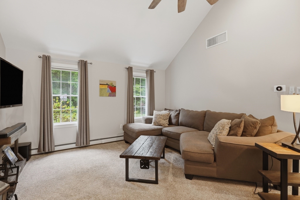 115 Hunter Road Uxbridge, MA 01569 - Photo 5 of 38
