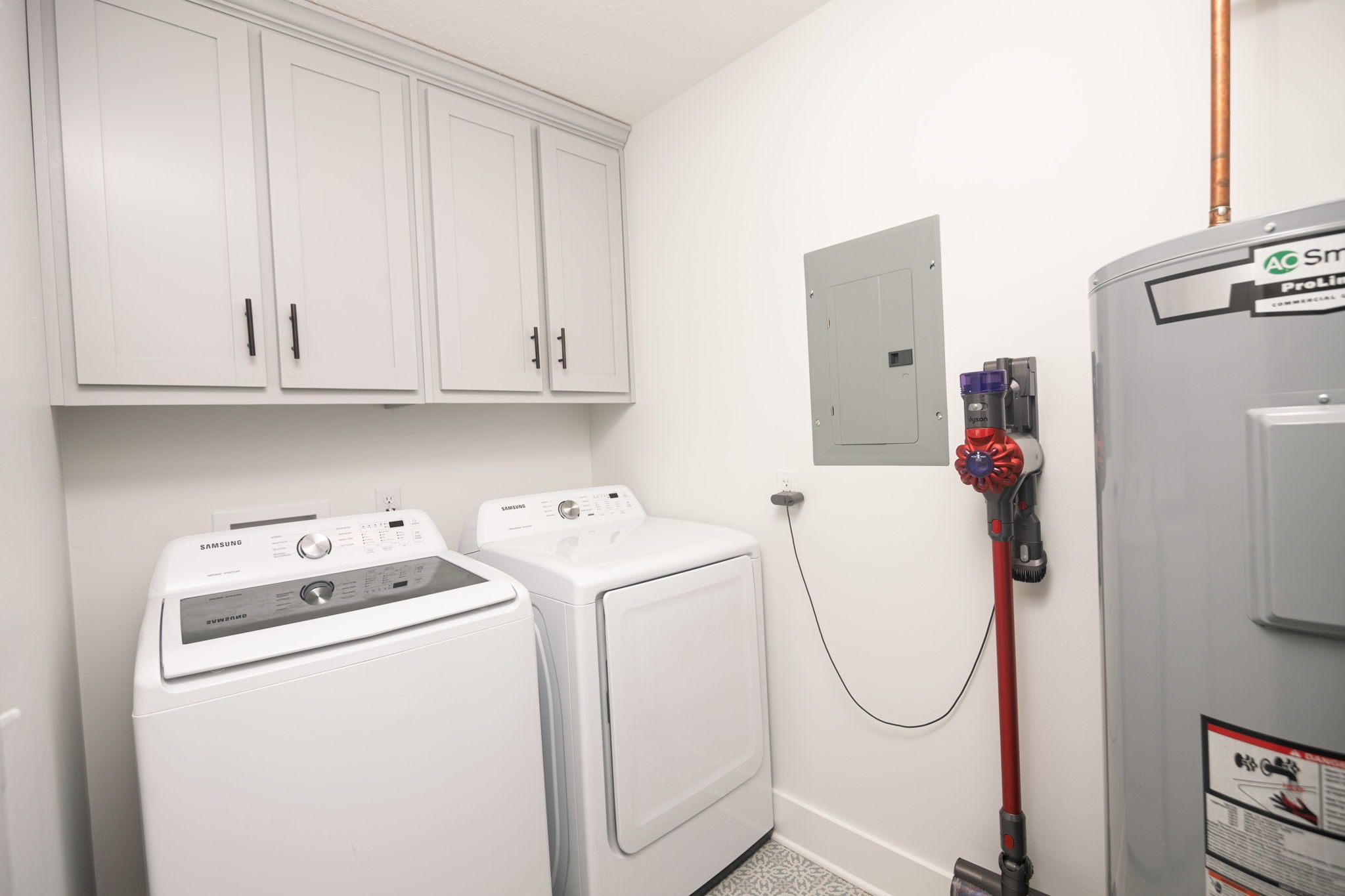 720 Armstrong Road Castalian Springs, TN 37031 - Photo 16 of 45 a utility room with dryer and washer