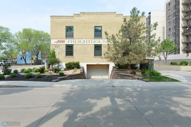 $339,900 | 210 11th Street North, Unit 202, Fargo, ND 58102