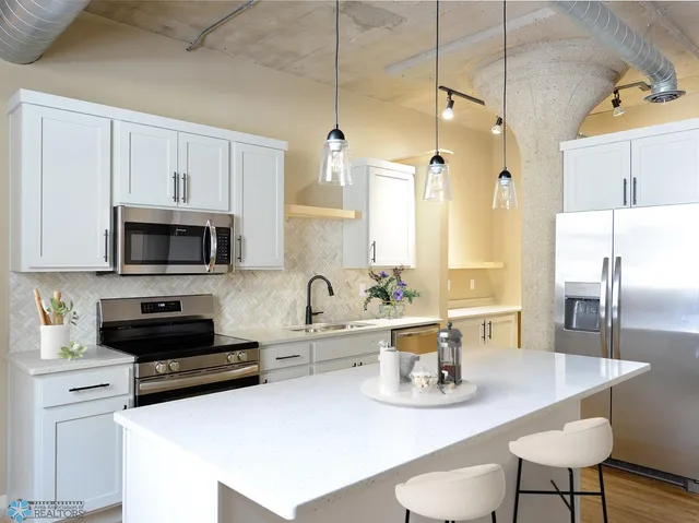 $339,900 | 210 11th Street North, Unit 202, Fargo, ND 58102