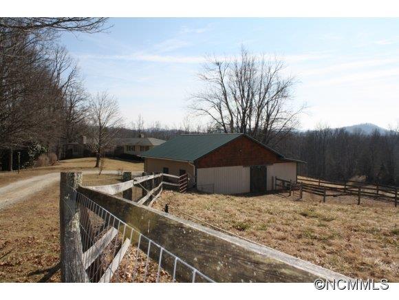 265 Thunder Ridge Road Saluda, NC 28773 - Photo 3 of 23 Gallery Image 3