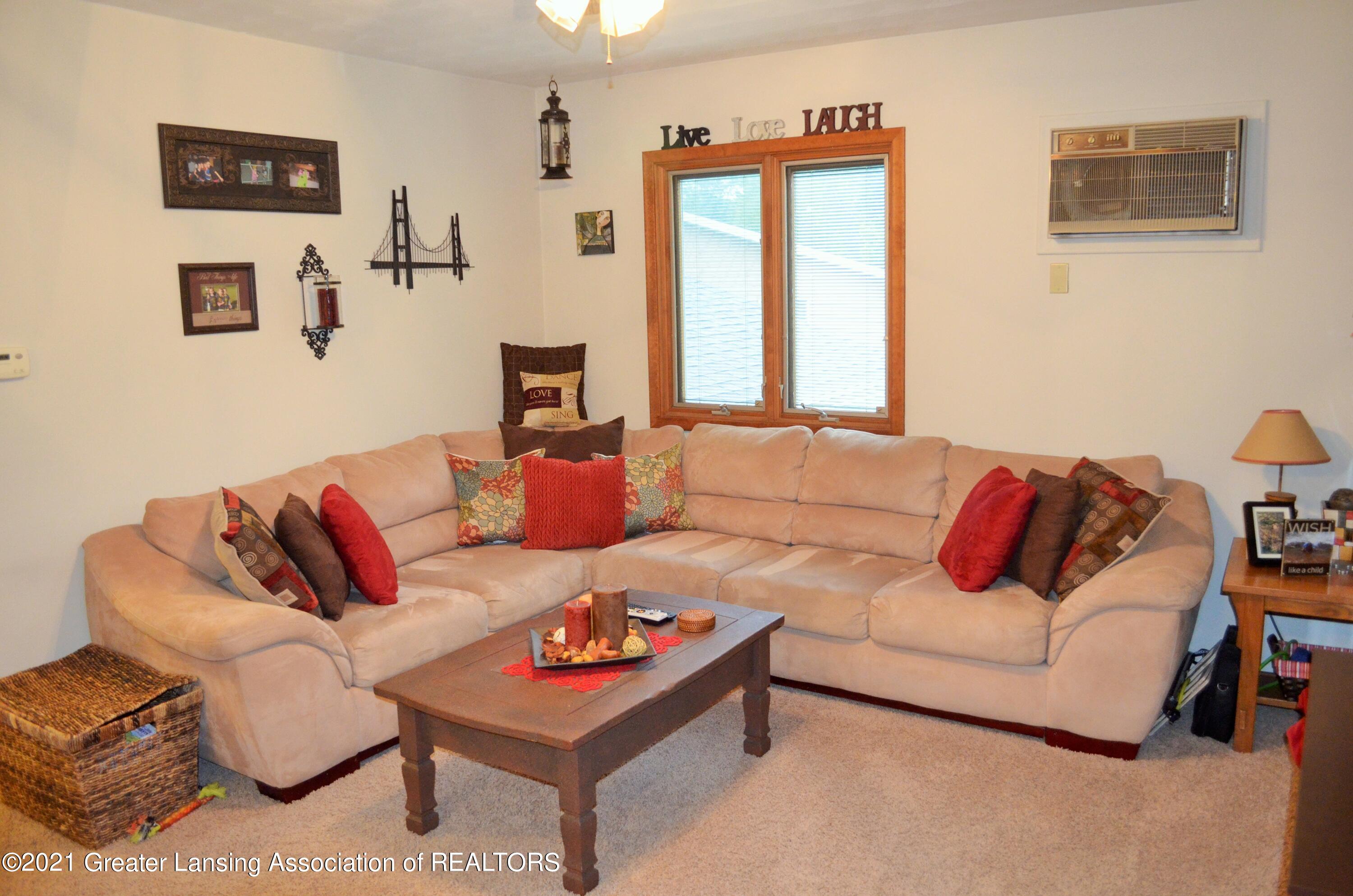 5720 Ridgeway Drive Haslett, MI 48840 - Photo 3 of 37 al's duplex 031