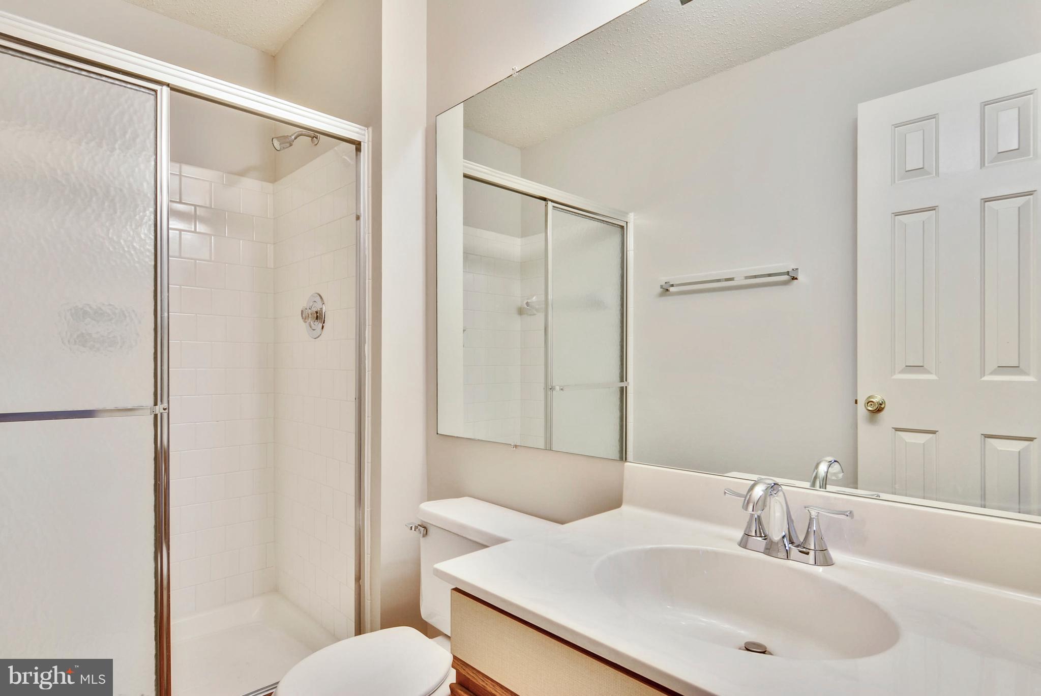127 Fort Evans Road Southeast, Unit F Leesburg, VA 20175 - Photo 10 of 21 Hall Bathroom