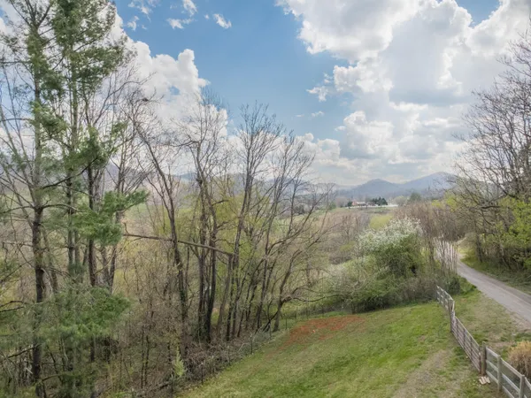 $100,000 | 352 Blankenship Road, Shawsville, VA 24162