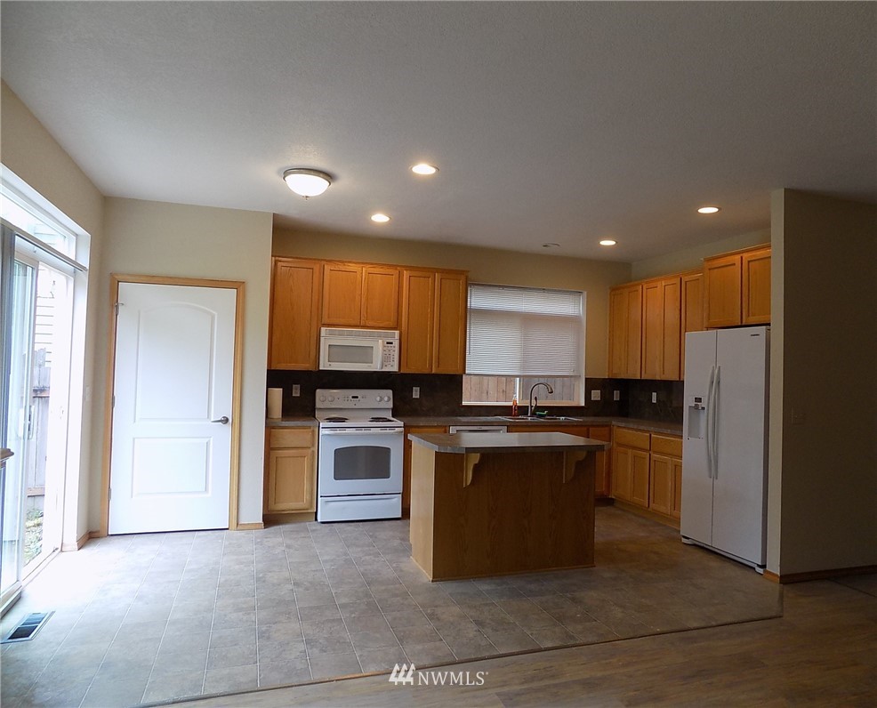 1824 Schneiter Drive Longview, WA 98632 - Photo 8 of 25