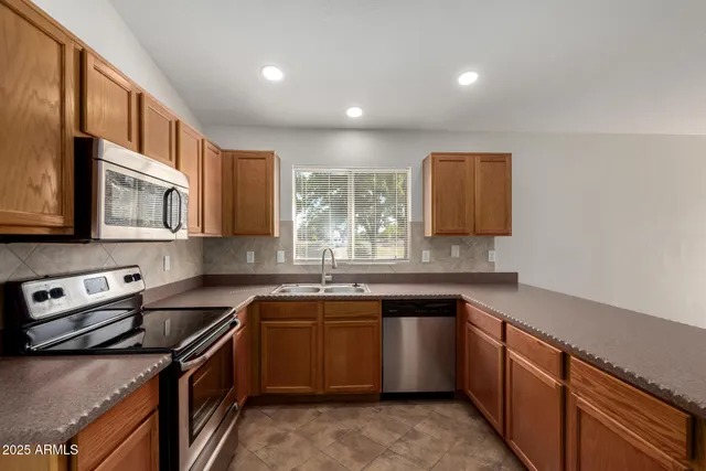 $2,195 | 40249 North Cassara Drive, San Tan Valley, AZ 85140