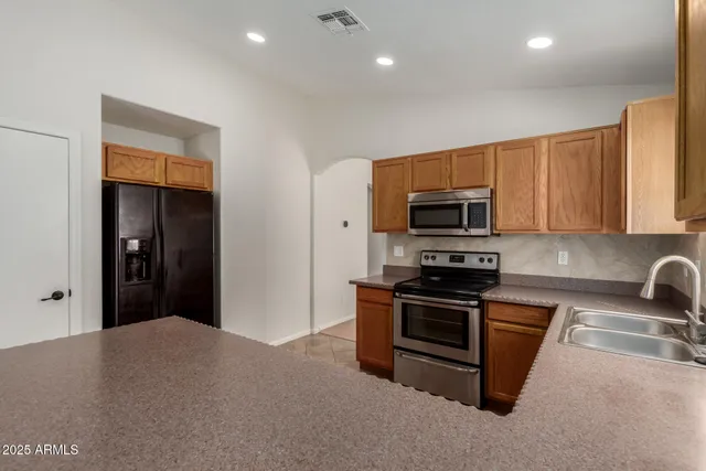 $2,195 | 40249 North Cassara Drive, San Tan Valley, AZ 85140