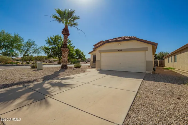 $2,195 | 40249 North Cassara Drive, San Tan Valley, AZ 85140