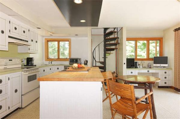 220 Fort Pond Road Lancaster, MA 01523 - Photo 8 of 22