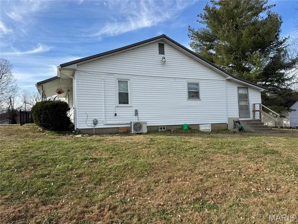 $89,900 | 404 Locust Street, Bloomfield, MO 63825
