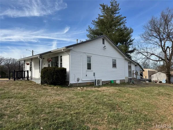 $89,900 | 404 Locust Street, Bloomfield, MO 63825