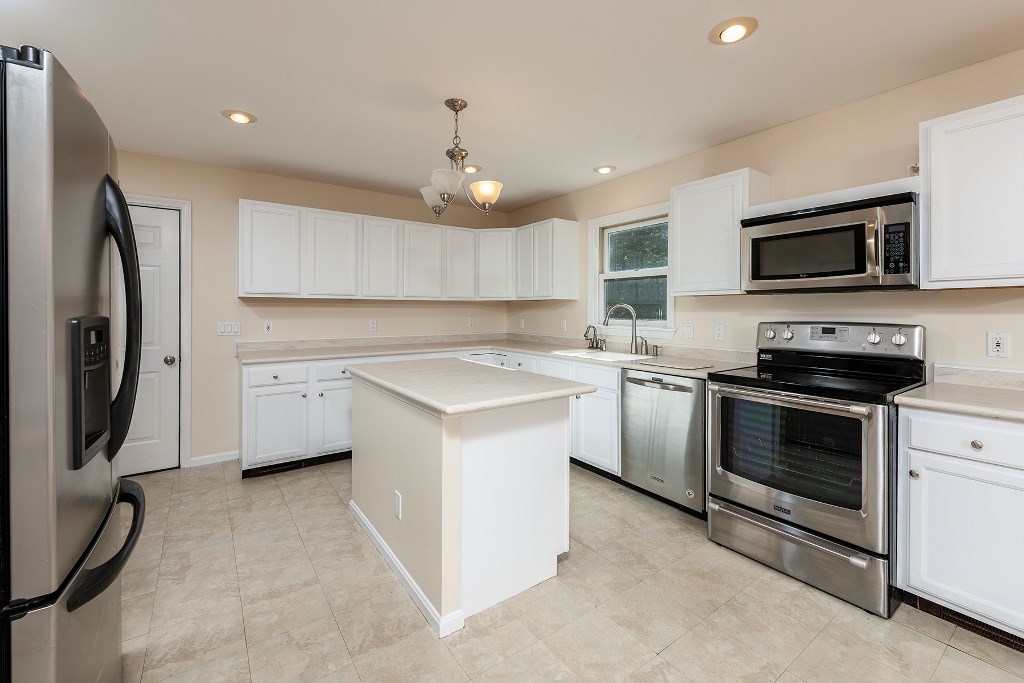 36 Brave Boat Harbor Road York, ME 03909 - Photo 5 of 29 Gallery Image 5