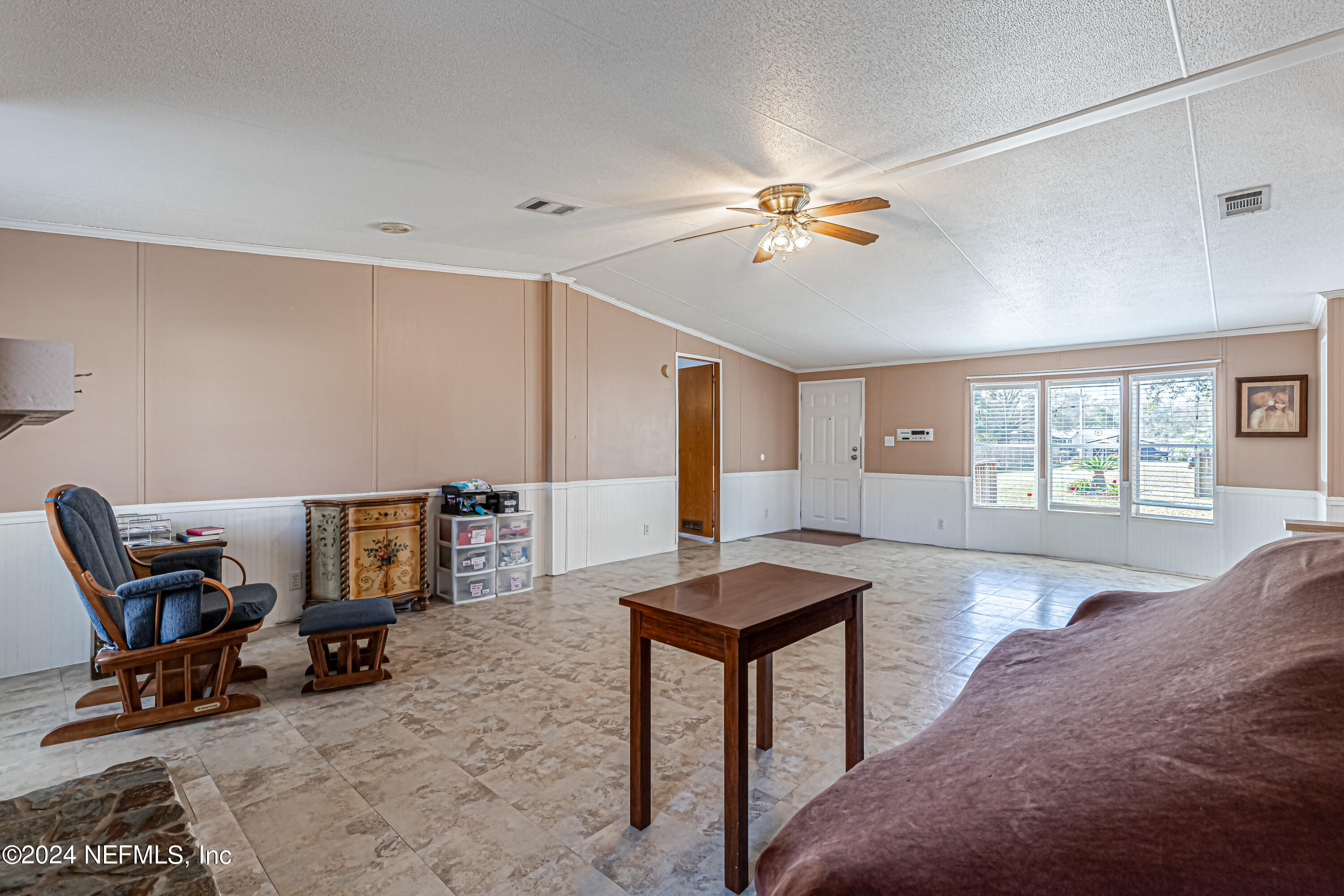 6969 Exline Road Jacksonville, FL 32222 - Photo 11 of 46 Living Room/Entry