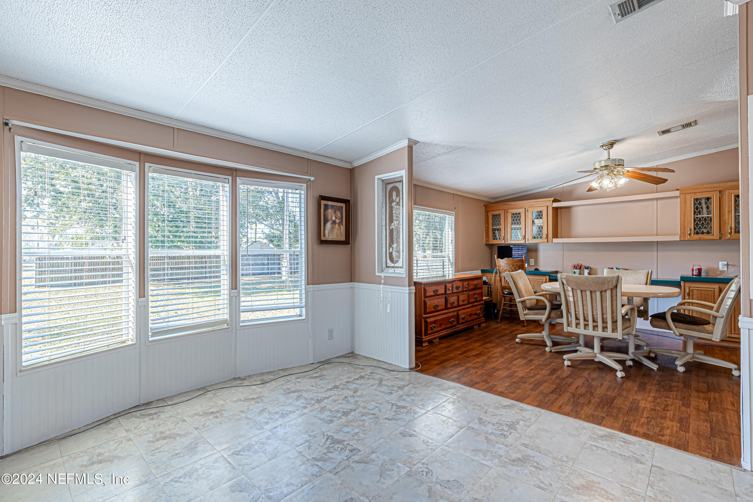 6969 Exline Road Jacksonville, FL 32222 - Photo 13 of 46 Entry/Dining Room