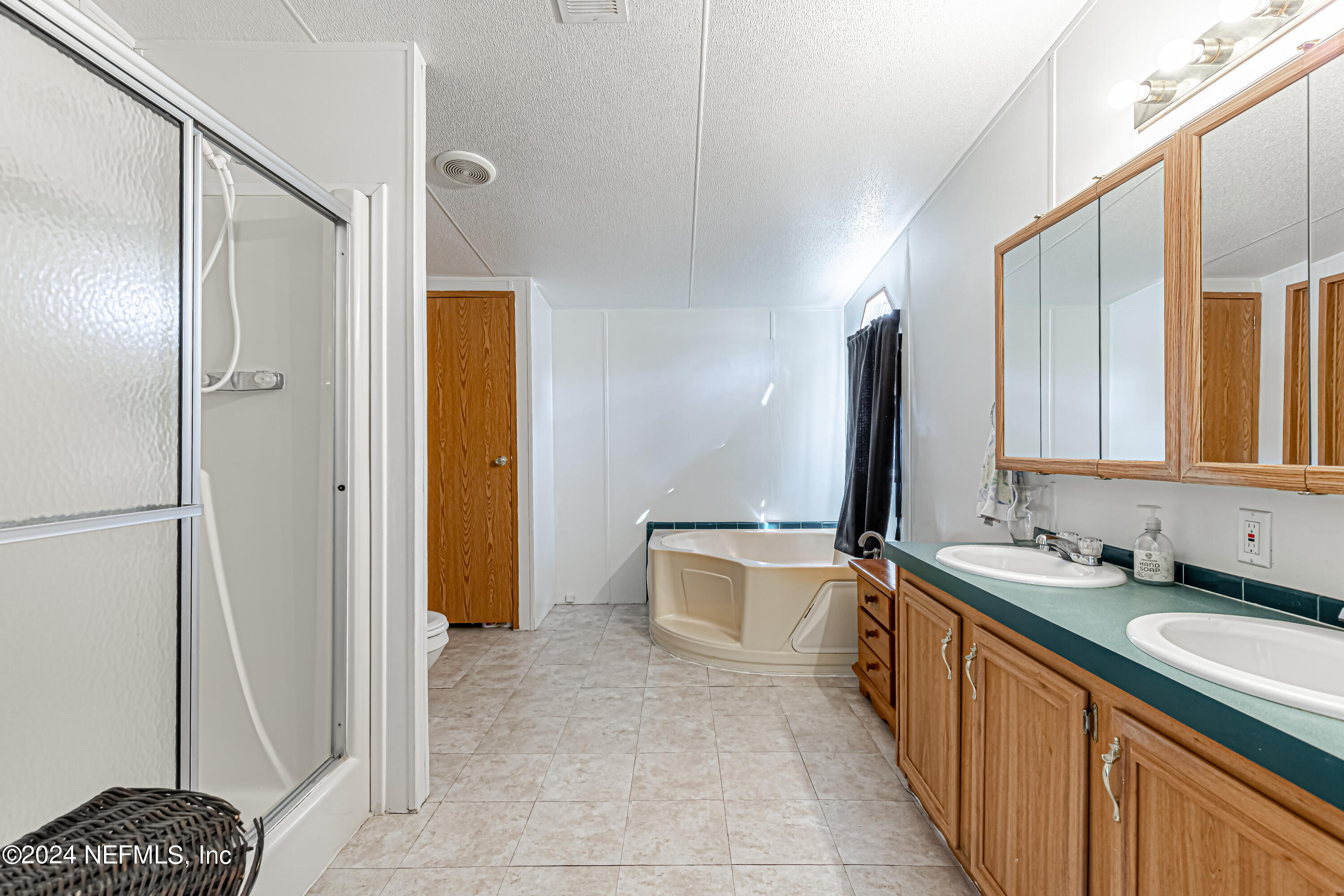 6969 Exline Road Jacksonville, FL 32222 - Photo 27 of 46 Primary Bathroom