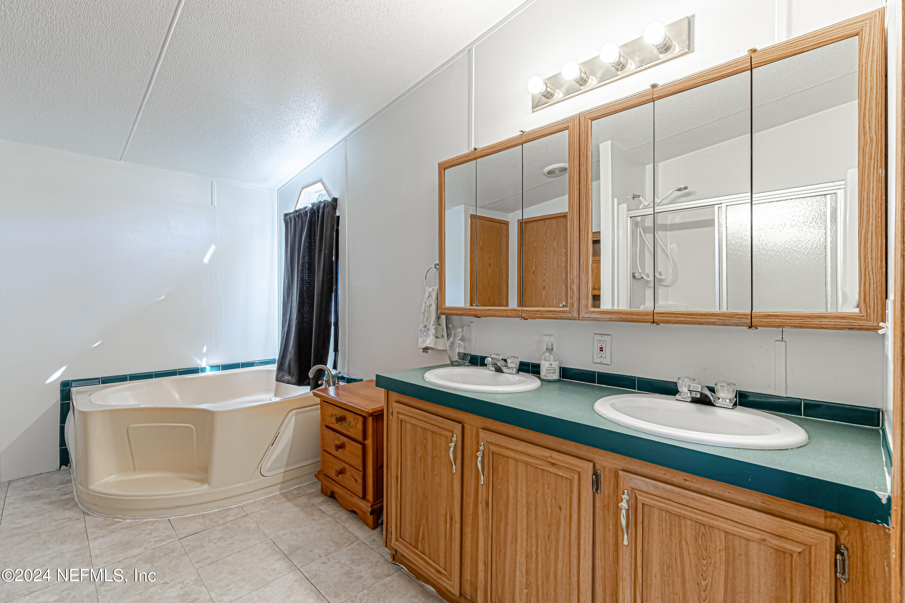 6969 Exline Road Jacksonville, FL 32222 - Photo 28 of 46 Primary Bathroom