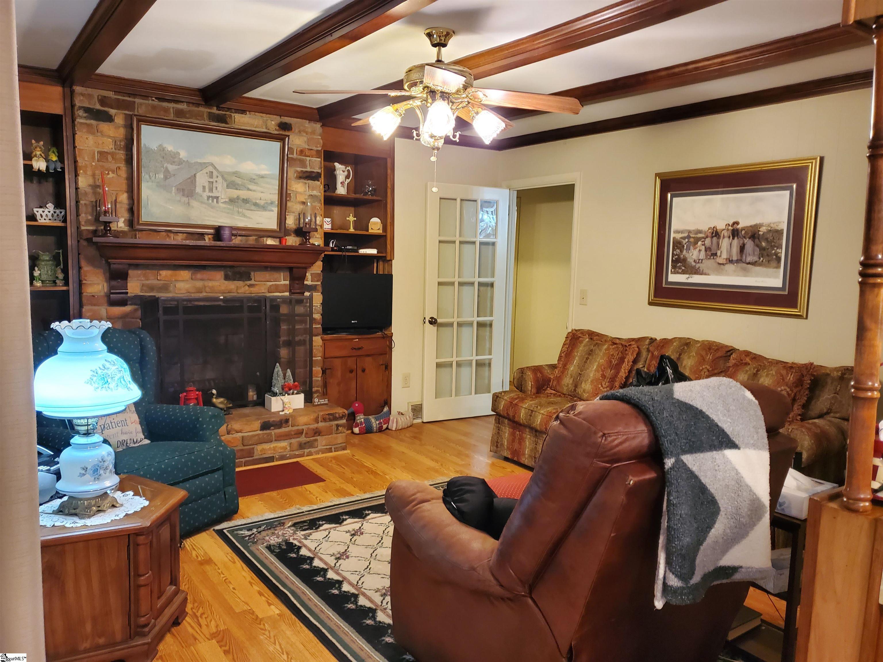 204 Woodbluff Road Laurens, SC 29360 - Photo 3 of 23