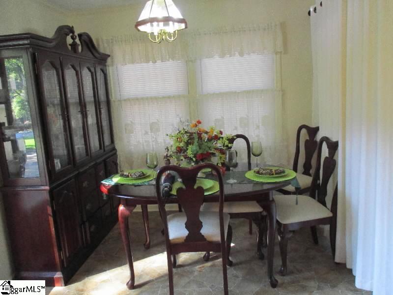 204 Woodbluff Road Laurens, SC 29360 - Photo 7 of 23