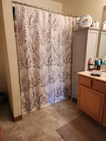 $2,000 | 1542 Sauganash Court, Gurnee, IL 60031