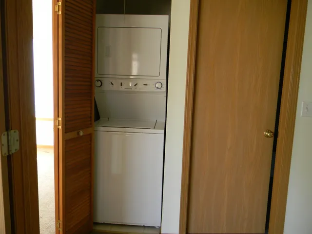 $2,000 | 1542 Sauganash Court, Gurnee, IL 60031