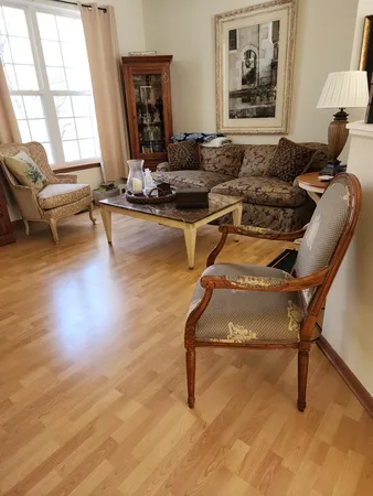 $2,000 | 1542 Sauganash Court, Gurnee, IL 60031