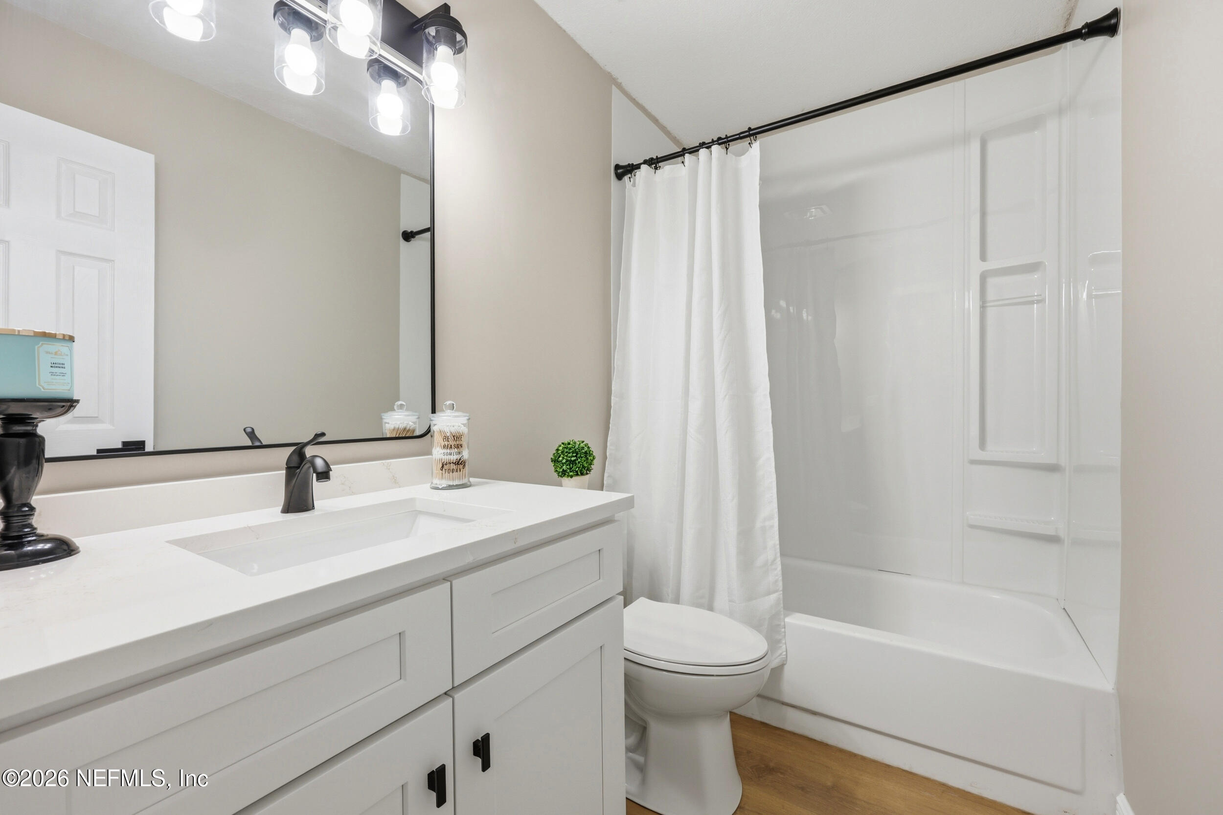 3801 Crown Point Road, Unit 2093 Jacksonville, FL 32257 - Photo 26 of 29 Guest Bathroom