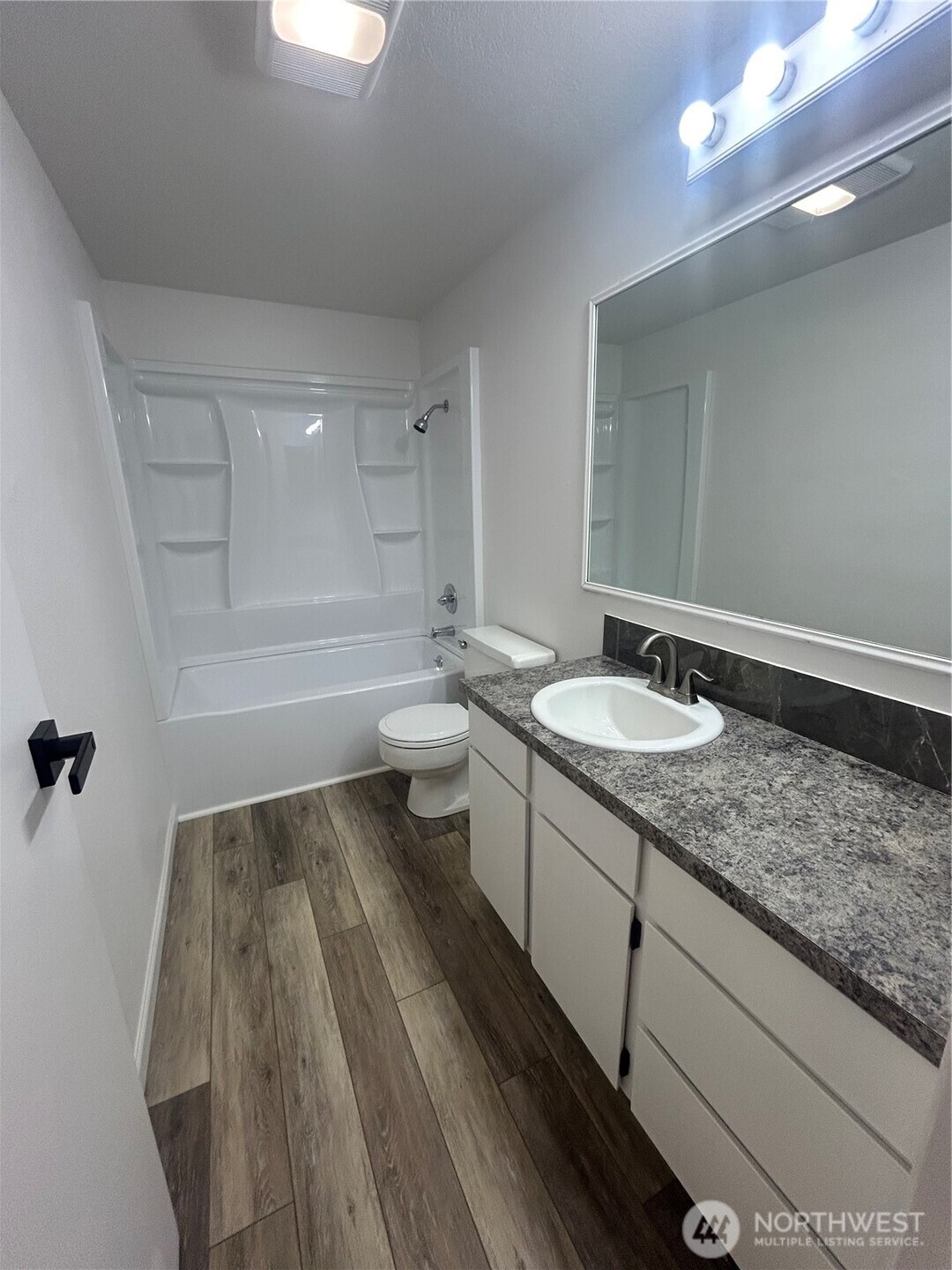 2351 Admiral Road Northeast Moses Lake, WA 98837 - Photo 17 of 39