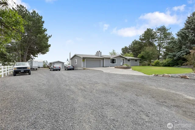 $625,000 | 2351 Admiral Road Northeast, Moses Lake, WA 98837