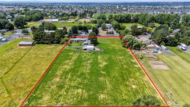 $625,000 | 2351 Admiral Road Northeast, Moses Lake, WA 98837