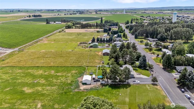 $625,000 | 2351 Admiral Road Northeast, Moses Lake, WA 98837