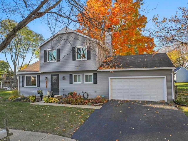 $430,000 | 1717 Drake Court, Naperville, IL 60565