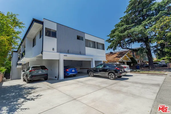 $3,000 | 4422 Melbourne Avenue, Unit 5, Los Angeles, CA 90027