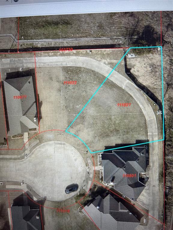 4255 Primrose Lane Paris, TX 75462 - Photo 2 of 2 a bathroom with a sink