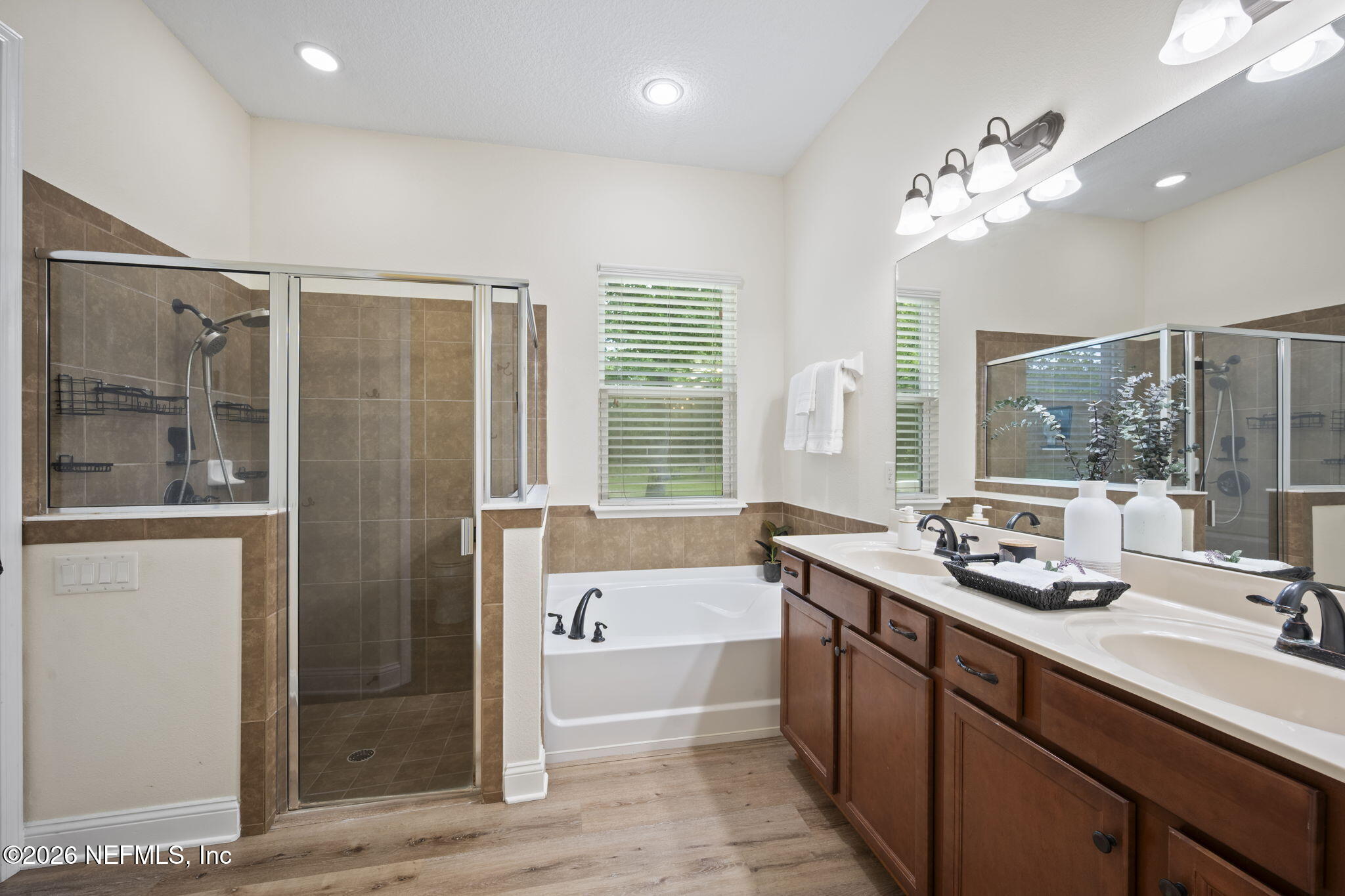 5187 Farm Creek Road St. Augustine, FL 32092 - Photo 19 of 44 Primary Bathroom
