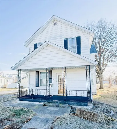 $120,000 | 52 East St Louis Street, Hoyleton, IL 62803