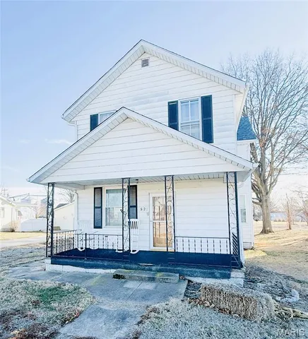 $125,000 | 52 East St Louis Street, Hoyleton, IL 62803