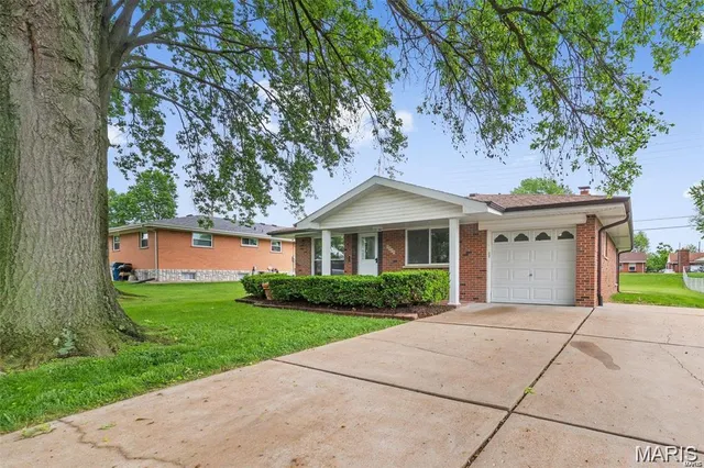 $259,900 | 9928 Bonton Drive, Affton, MO 63123