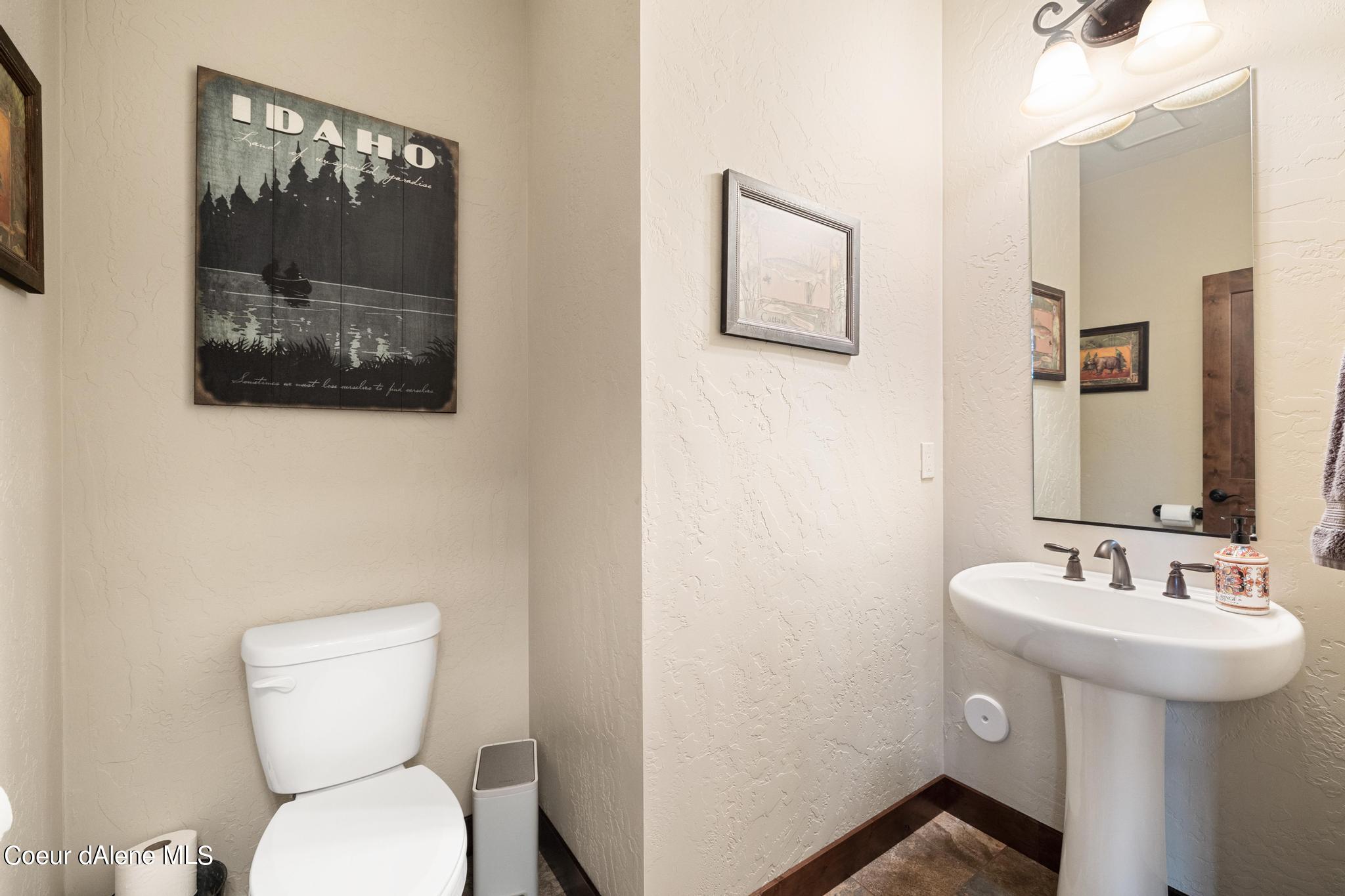 23908 North Citadel Road Rathdrum, ID 83858 - Photo 29 of 46 Entry 1/2 Bathroom