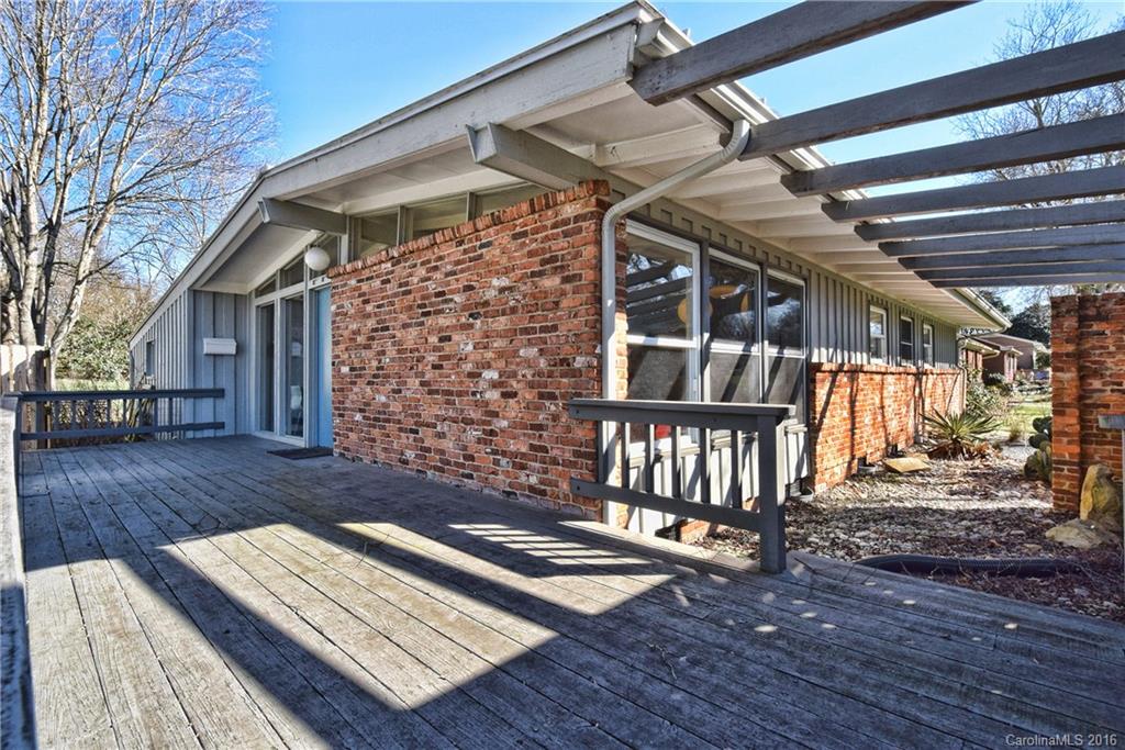 3111 Spring Valley Road Charlotte, NC 28210 - Photo 2 of 24 a view of a roof deck