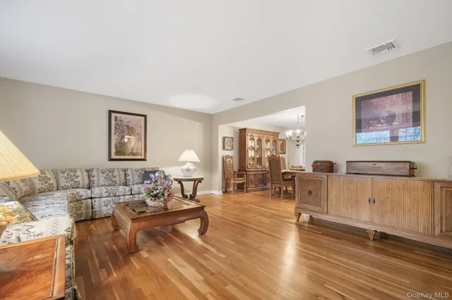 $875,000 | 15 Marget Ann Lane, Montebello, NY 10901