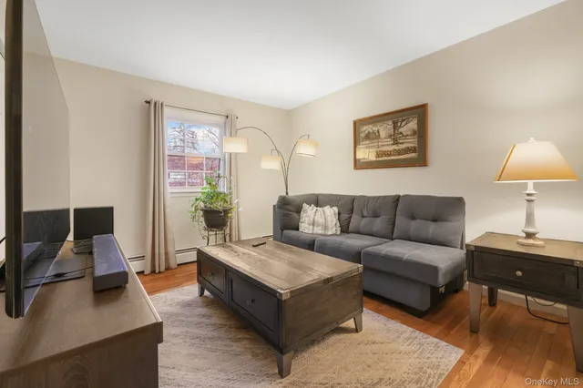 $875,000 | 15 Marget Ann Lane, Montebello, NY 10901