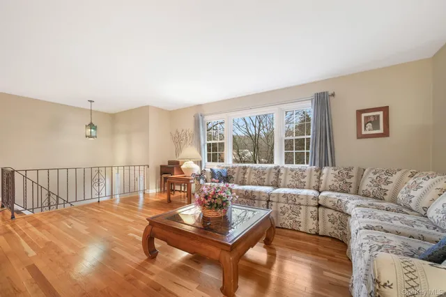 $875,000 | 15 Marget Ann Lane, Montebello, NY 10901