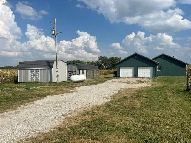 $265,000 | 21414 155th Street, Pattonsburg, MO 64670