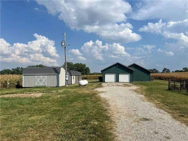 $265,000 | 21414 155th Street, Pattonsburg, MO 64670