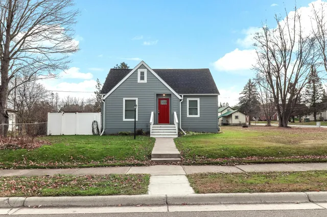 $199,900 | 405 1st Street, Sandstone, MN 55072