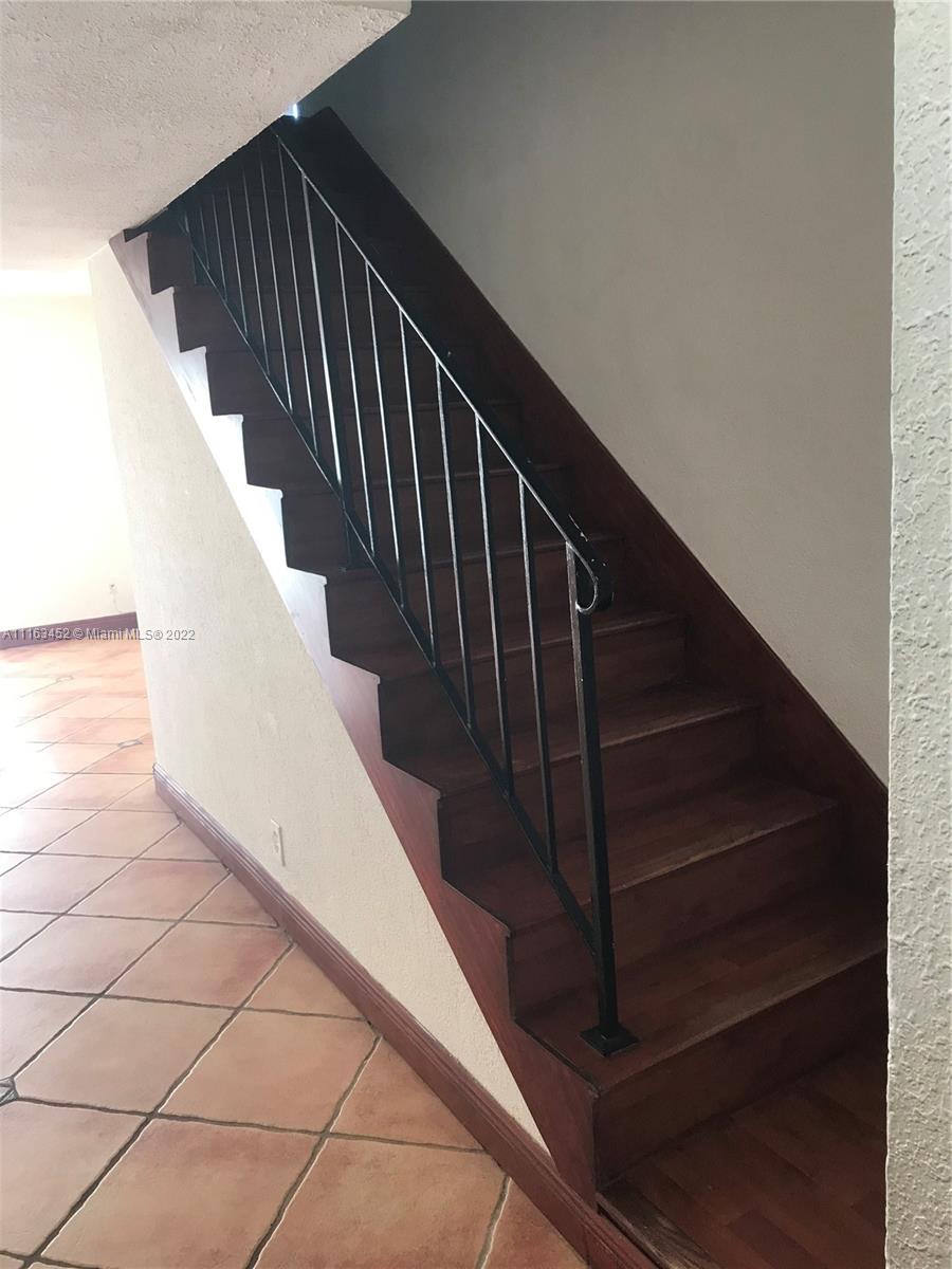 6709 North Kendall Drive, Unit 219 Pinecrest, FL 33156 - Photo 9 of 17 a view of entryway