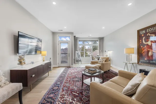 $269,900 | 1925 North Water Street, Unit 409, Milwaukee, WI 53202